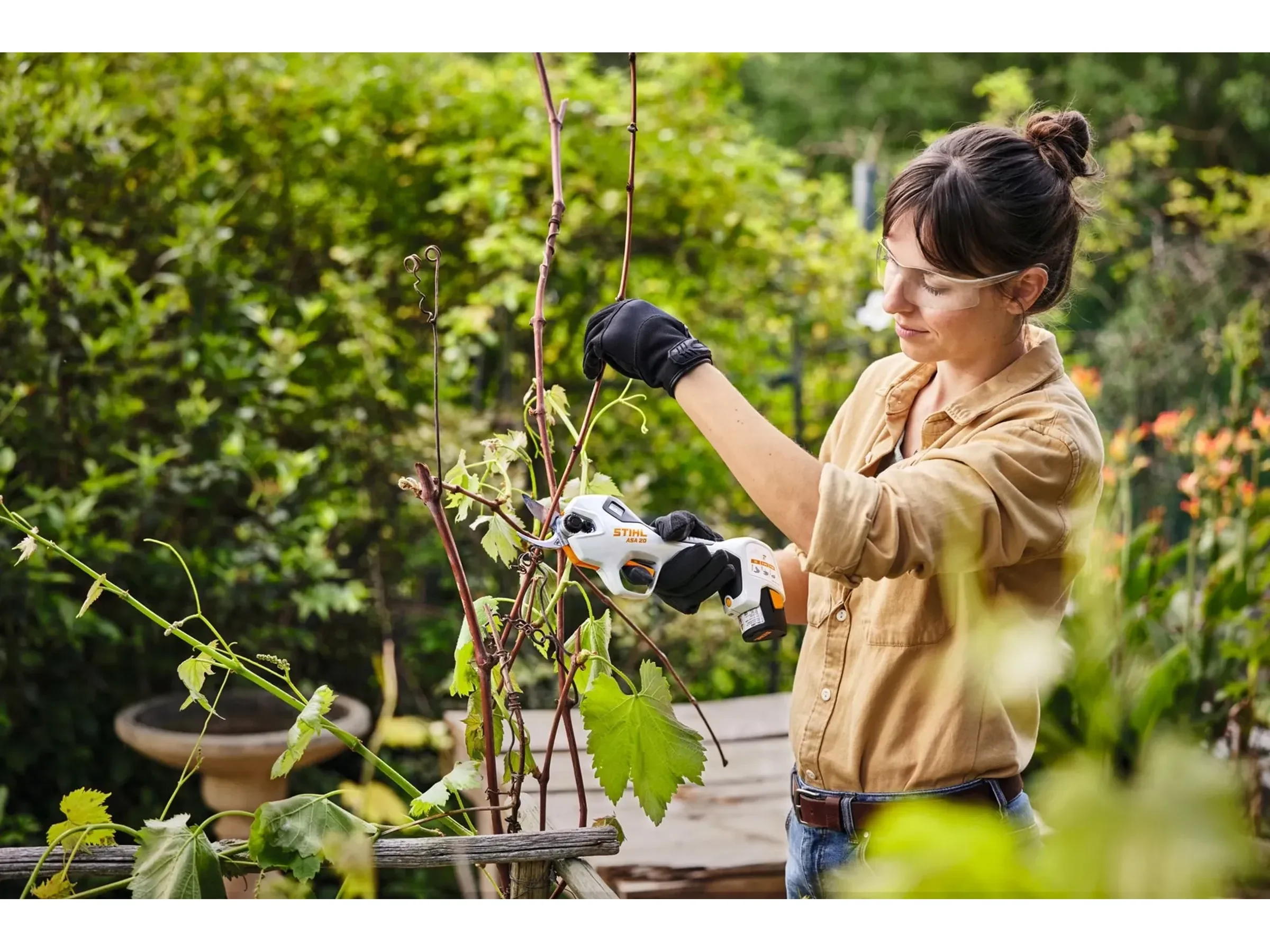 Stihl ASA 20 Akku-Astschere Set mit AS 2 Akku und AL 1 Ladegerät